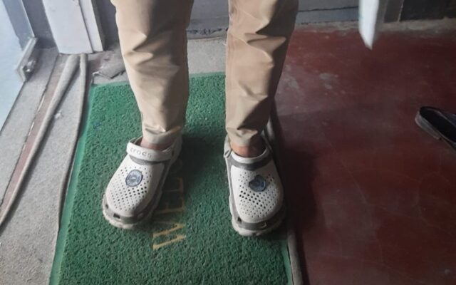 Crocs With Khaki Chinos for Men: Real Outfit Photos